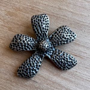 Silpada Textured daisy Flower Sterling silver Pendant S1101
